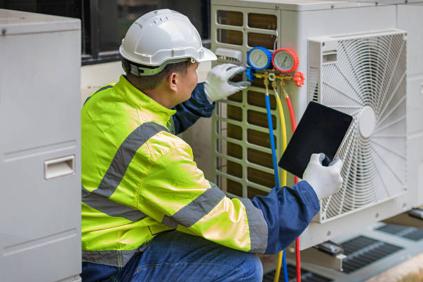 Professional Hvac Installation technician working in State Center, IA